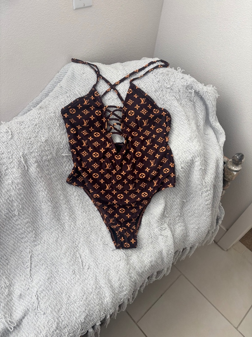 Swim suit